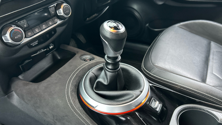 Nissan Juke 1.0 DiG-T Tekna+ 5dr Petrol Hatchback